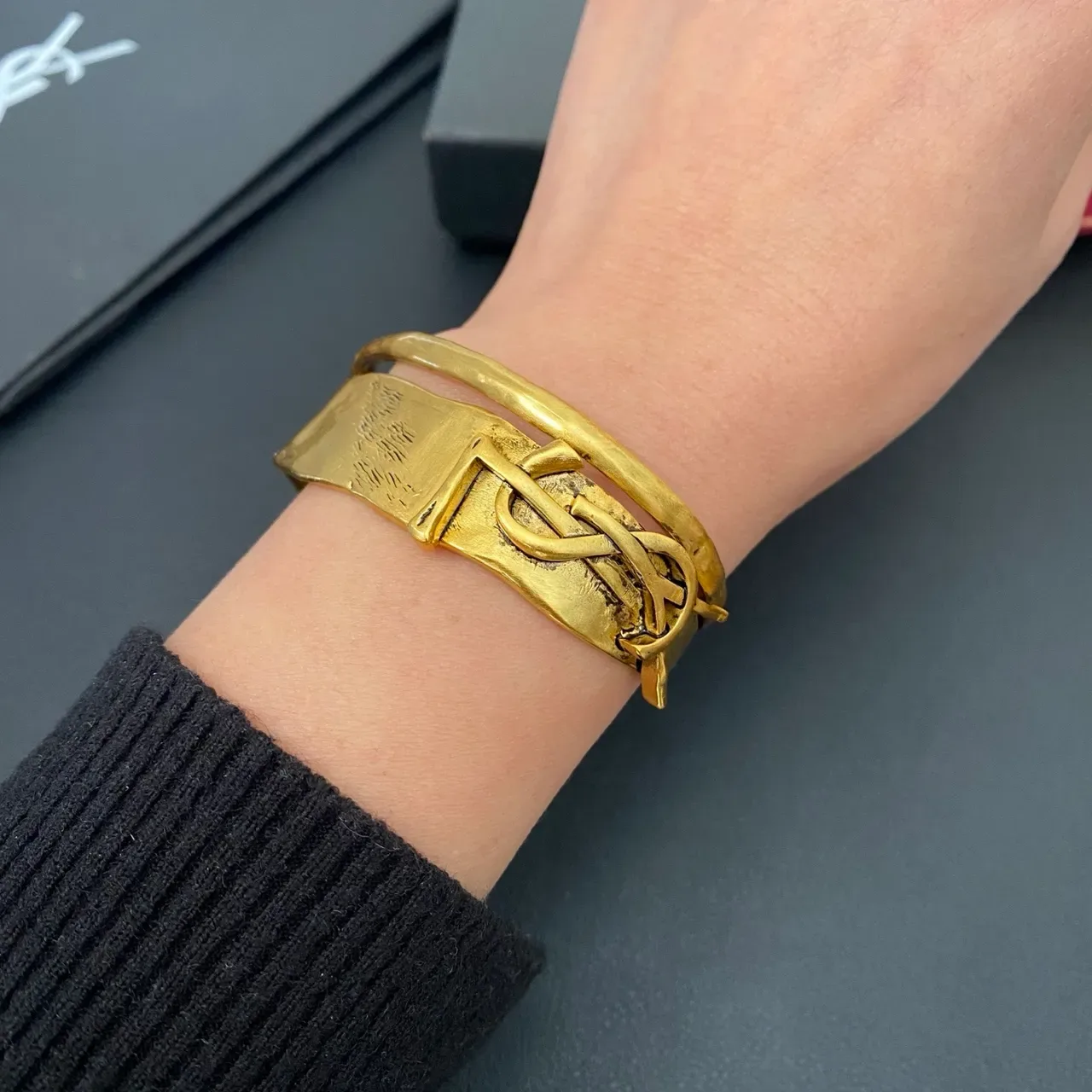 Gold Textured Sculptural Clasp Jewelry 4