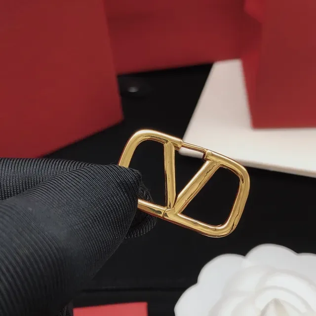 Gold-Tone Geometric Rectangular Frame Earrings 2