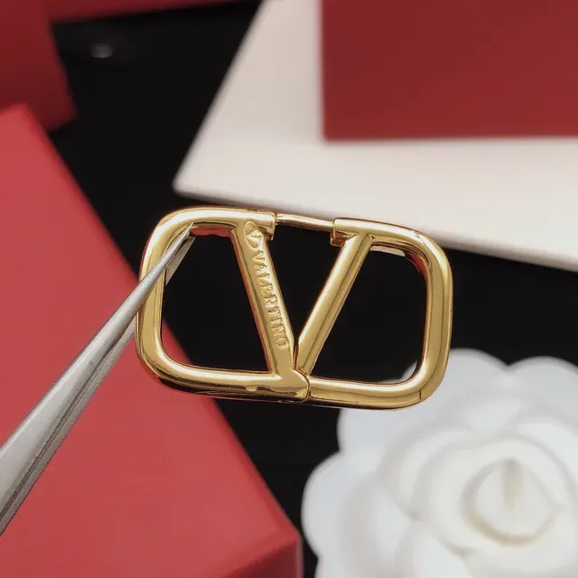 Gold-Tone Geometric Rectangular Frame Earrings 3