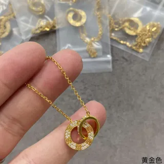 Collier pendentif en ton doré avec cercles entrelacés doubles Pavé