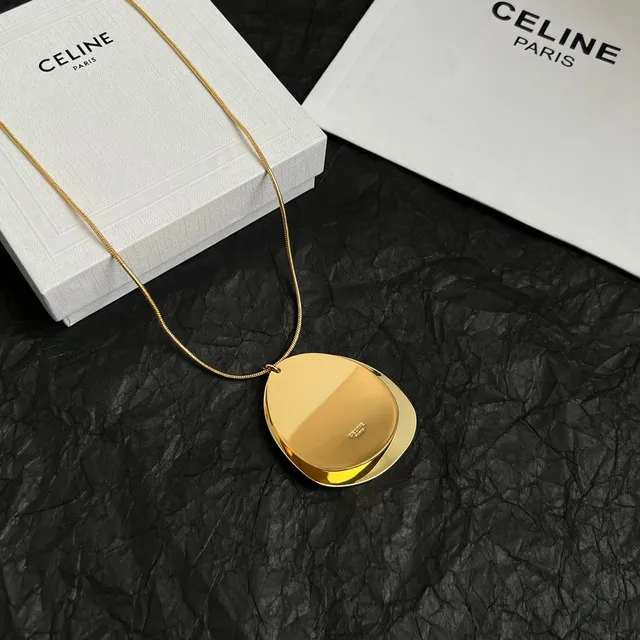 Gold-Tone Oval Disc Pendant Necklace 4