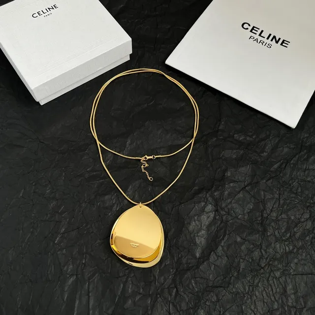 Gold-Tone Oval Disc Pendant Necklace 5