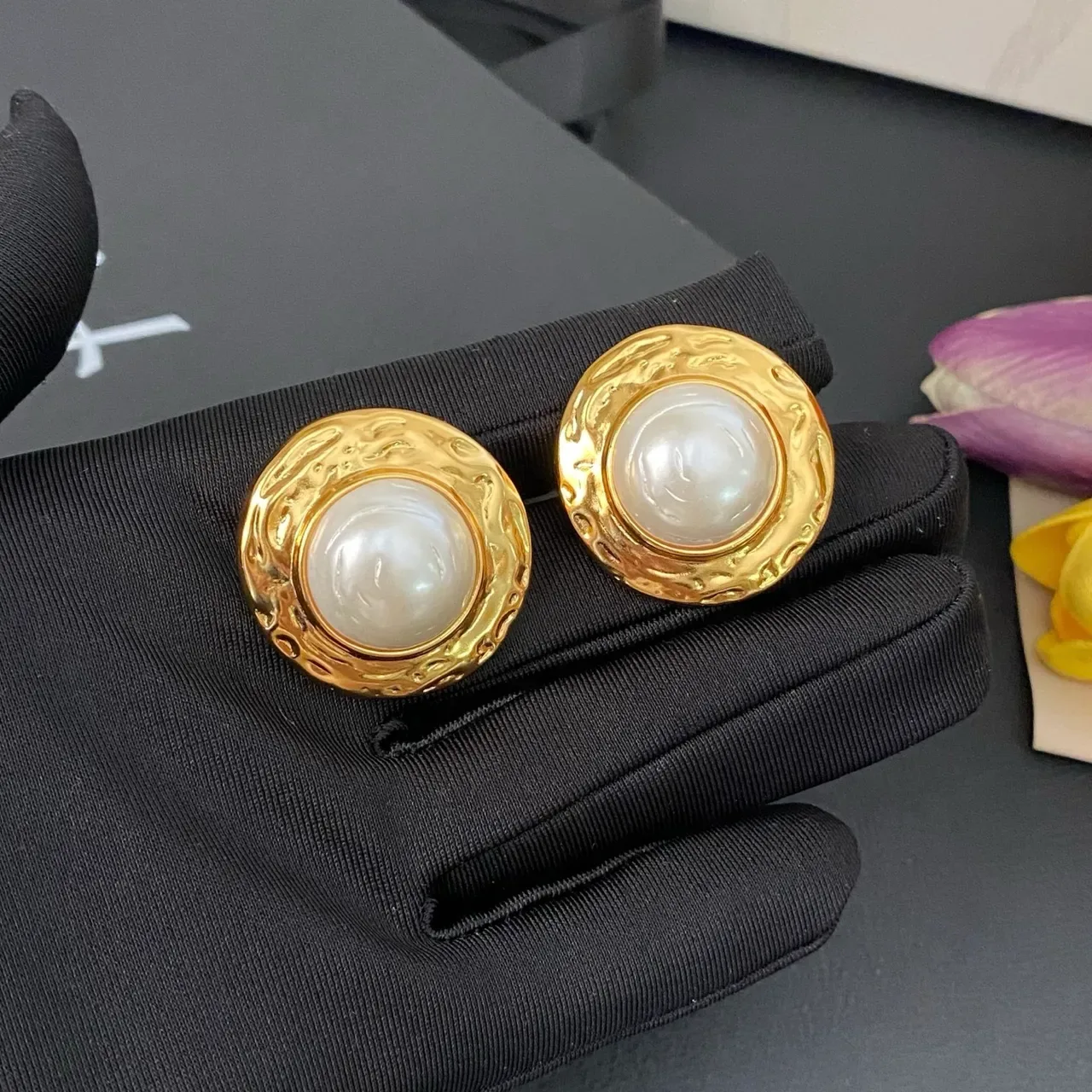 Gold-Tone Textured Bezel Pearl Stud Earrings 5