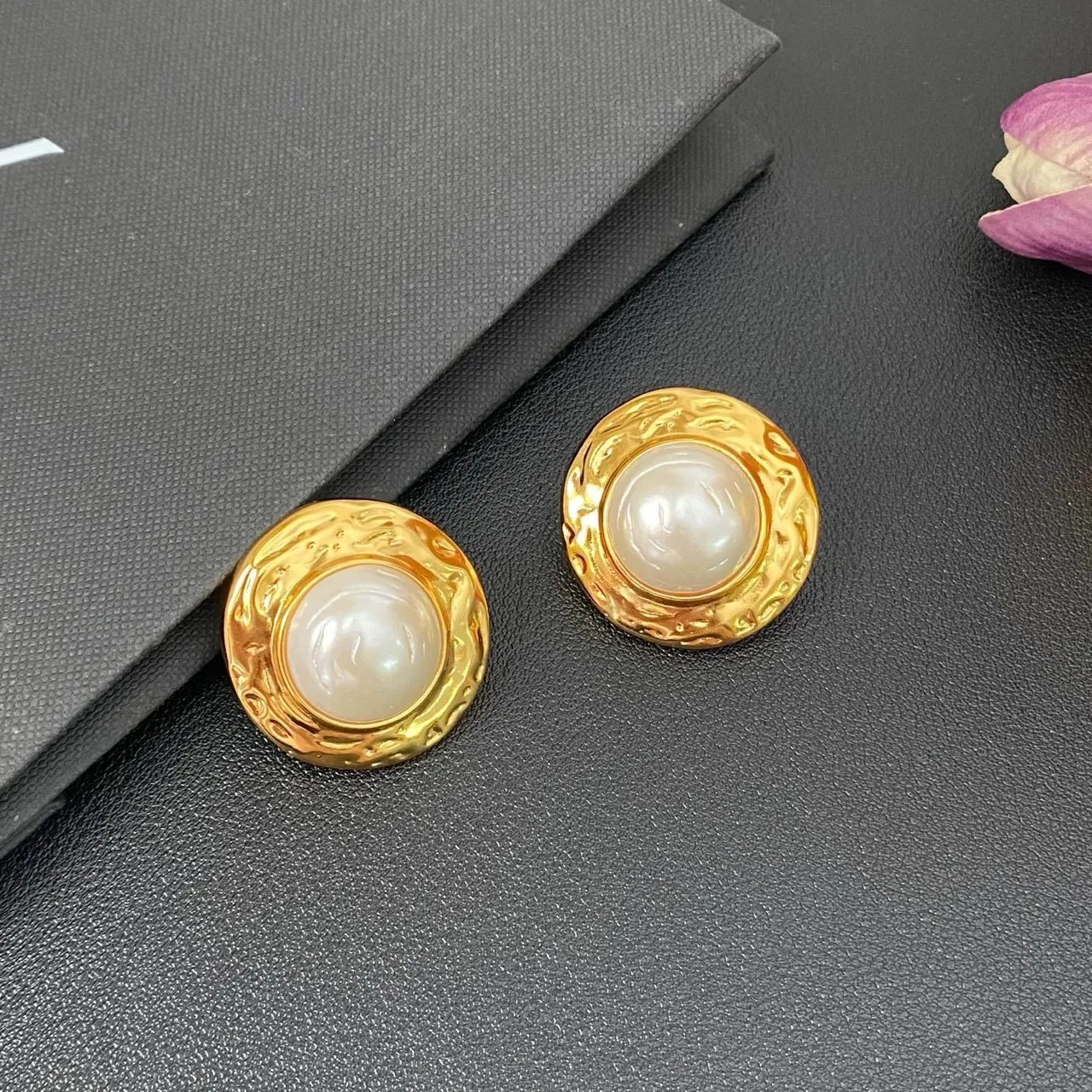 Gold-Tone Textured Bezel Pearl Stud Earrings 6