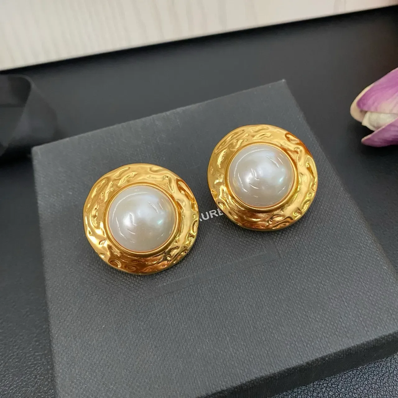 Gold-Tone Textured Bezel Pearl Stud Earrings 8