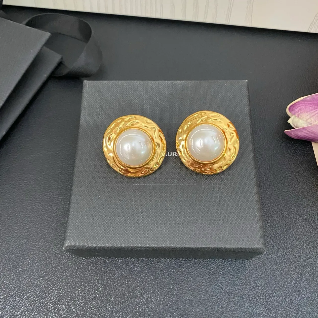 Gold-Tone Textured Bezel Pearl Stud Earrings 9