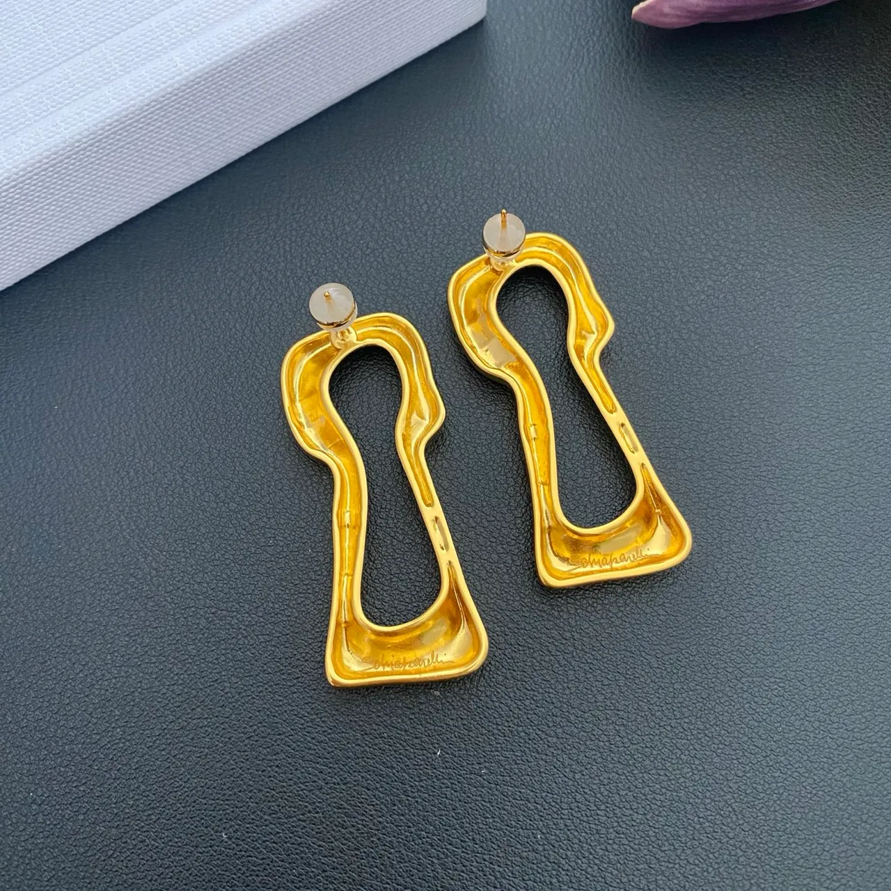 Gold-Tone Textured Keyhole Silhouette Earrings 4