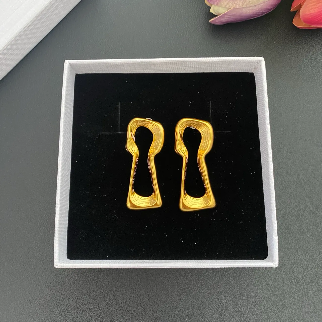 Gold-Tone Textured Keyhole Silhouette Earrings 9