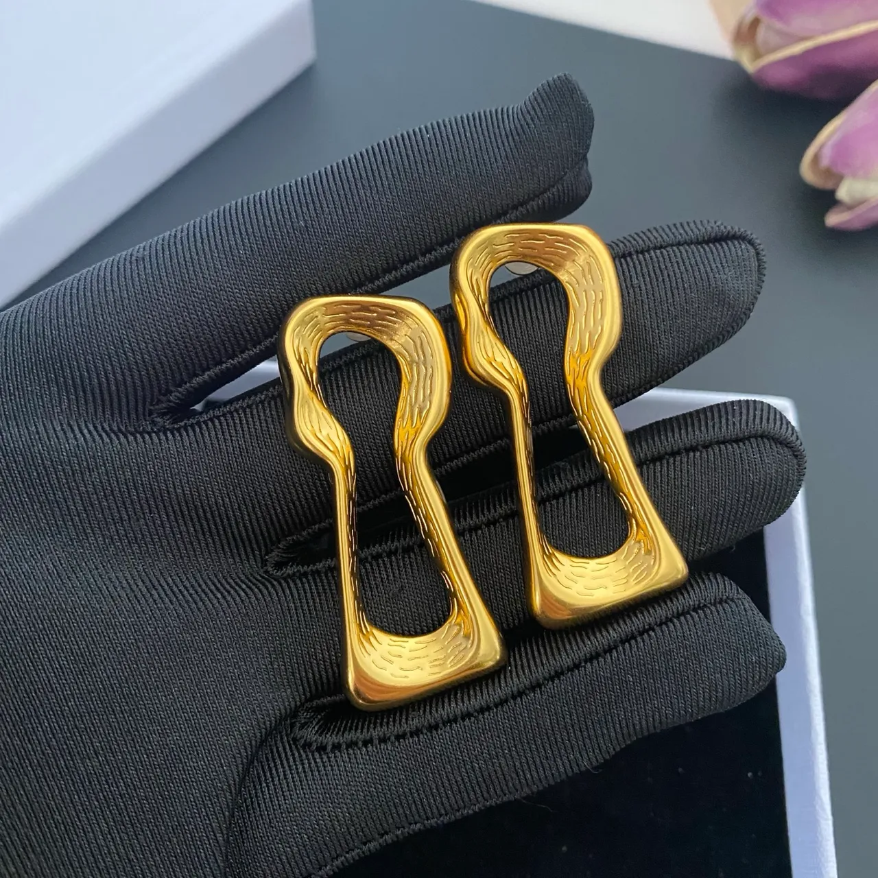 Gold-Tone Textured Keyhole Silhouette Earrings 10