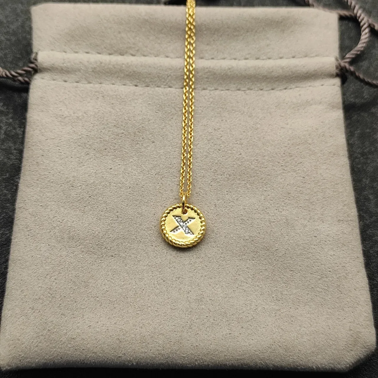 Gold White Circular Pendant Rope-Edge Bezel Necklace 3