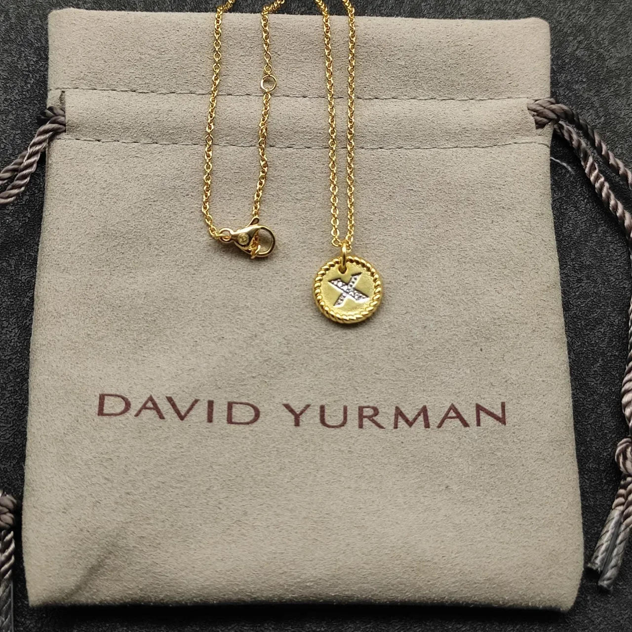 Gold White Circular Pendant Rope-Edge Bezel Necklace 6