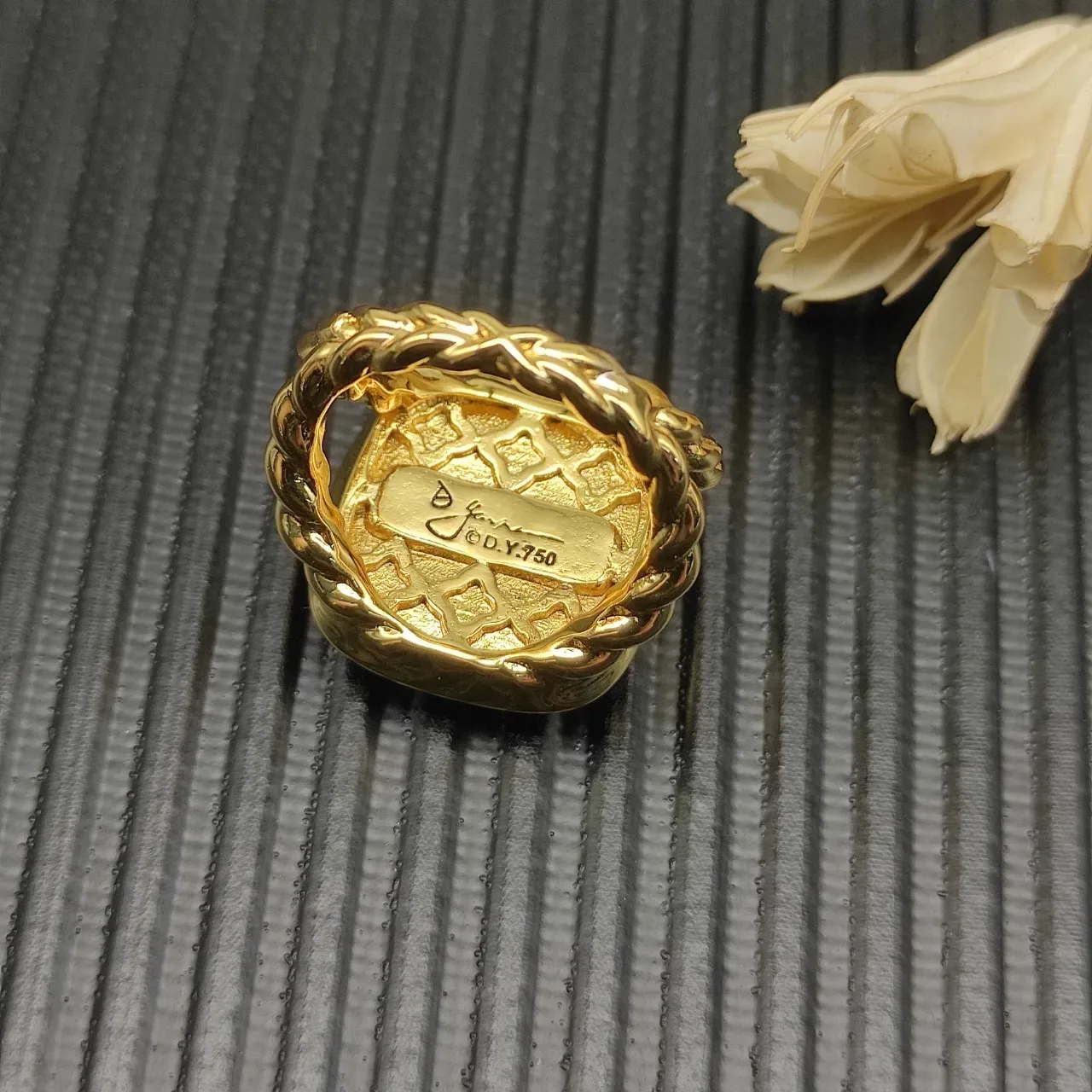 Gold White Pavé-Set Square Face Ring 7