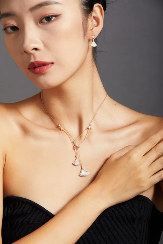 Gold White Rose Tone Fan-Shaped Motifs Necklace 2