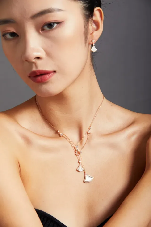 Gold White Rose Tone Fan-Shaped Motifs Necklace 5
