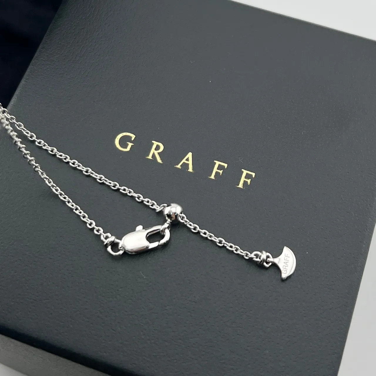 Graff Flower-Inspired Marquise and Pear-Cut Diamond Pendant Necklace 2
