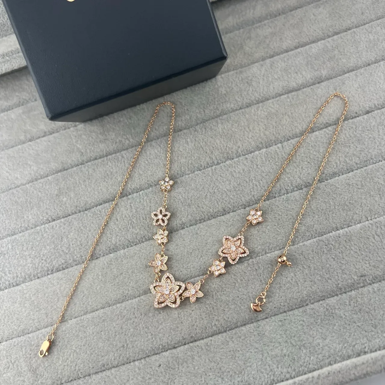 Graff Silver Gold Floral Motif Pavé-Set Stones Necklace 3