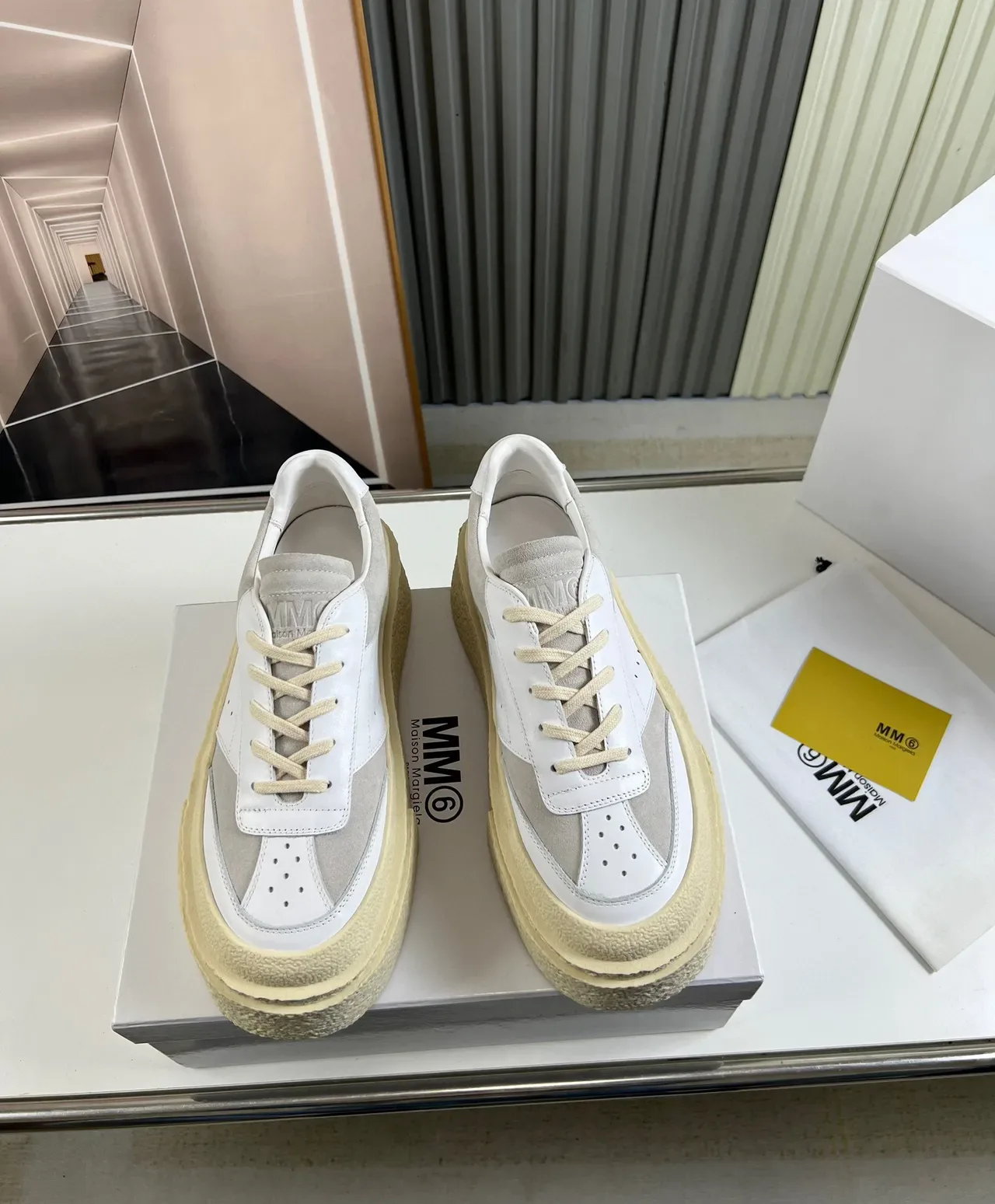 Gray Beige Platform Sole Textured Rubber Midsole Sneakers 9
