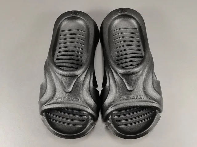 Gray Black Sculpted Monolithic Sole Pebbled Textured Upper Slippers 13