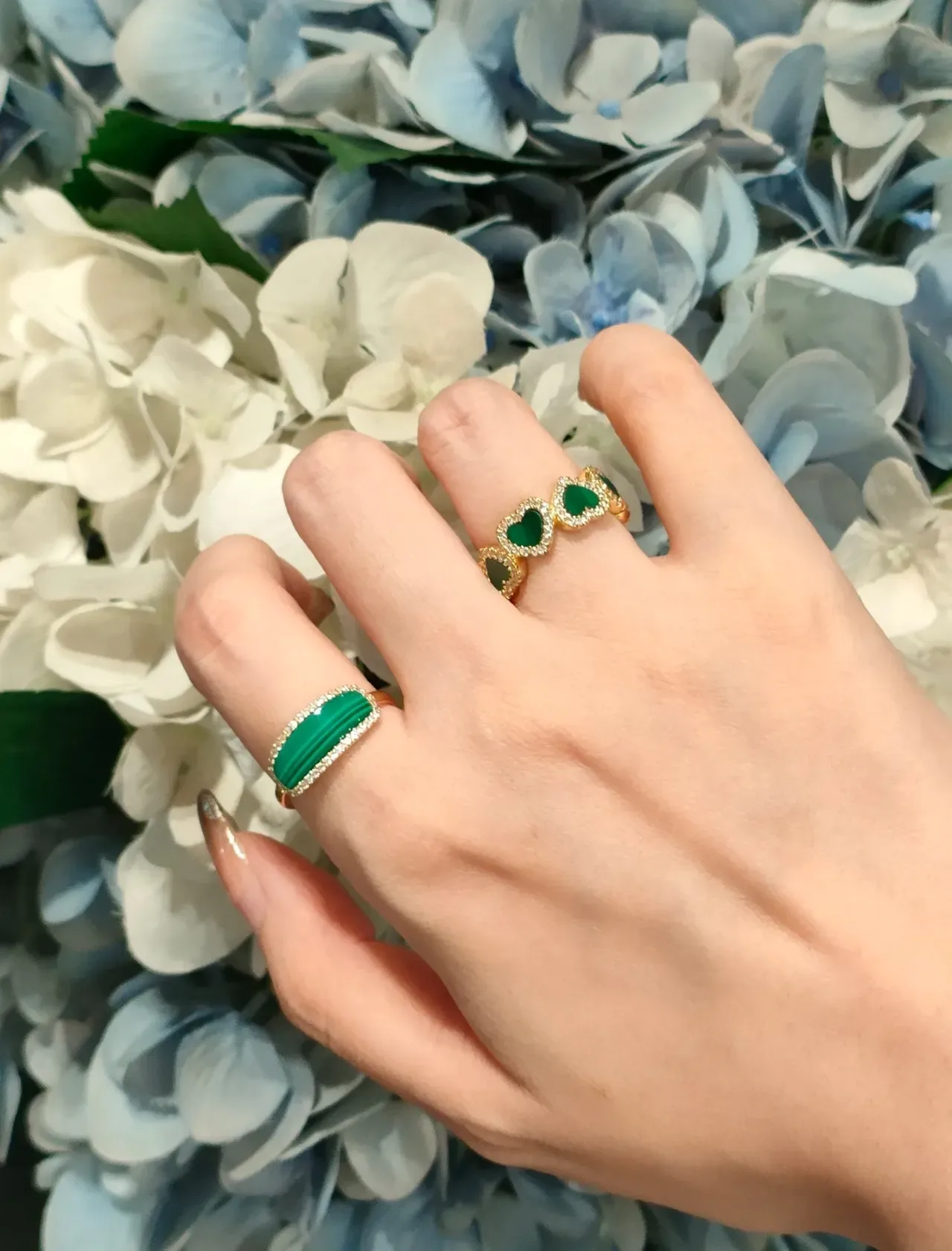 Green Gold Rectangular Malachite Cabochon Pavé-Set White Stones Border Ring 3