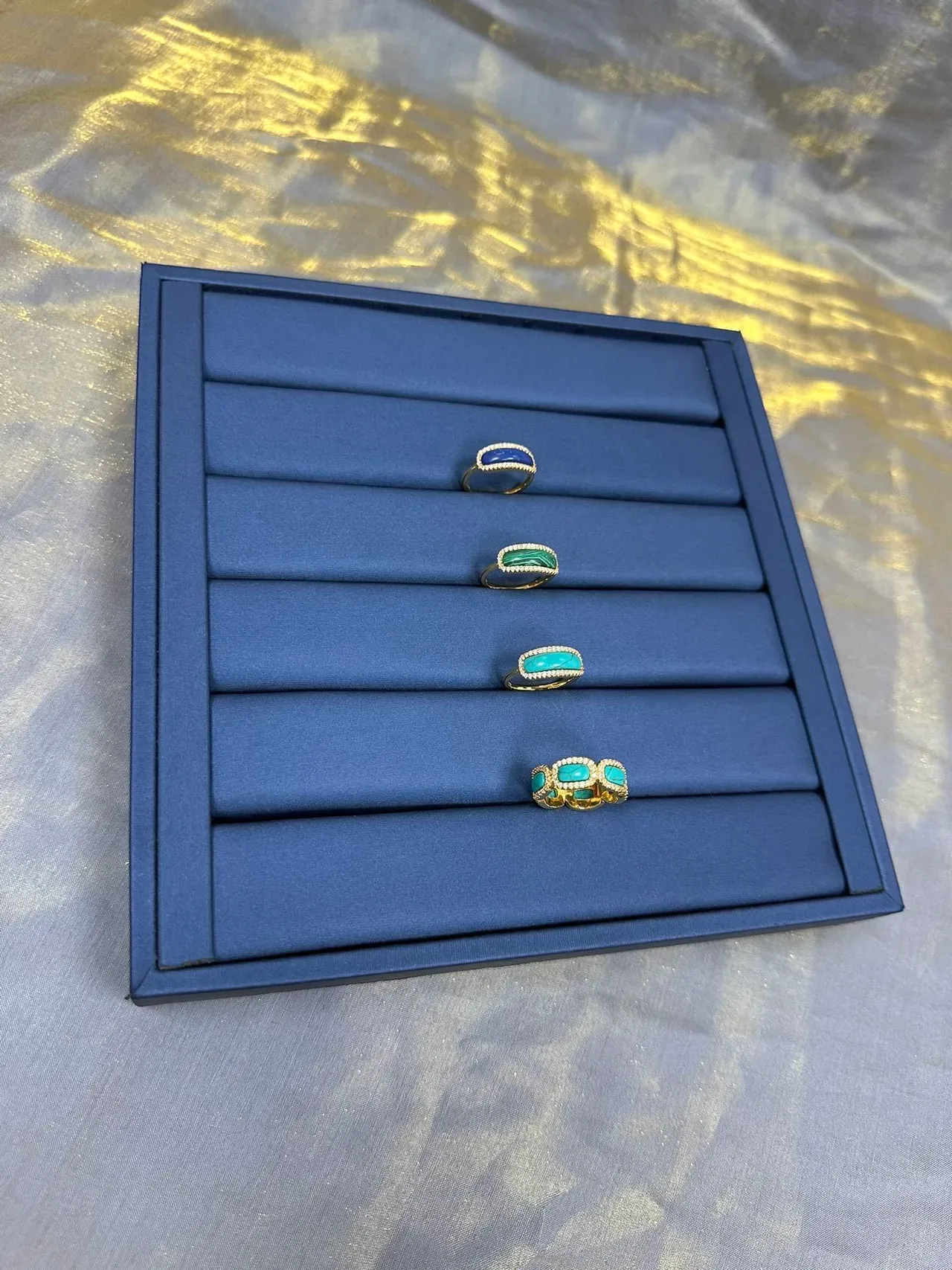 Green Gold Rectangular Malachite Cabochon Pavé-Set White Stones Border Ring 8