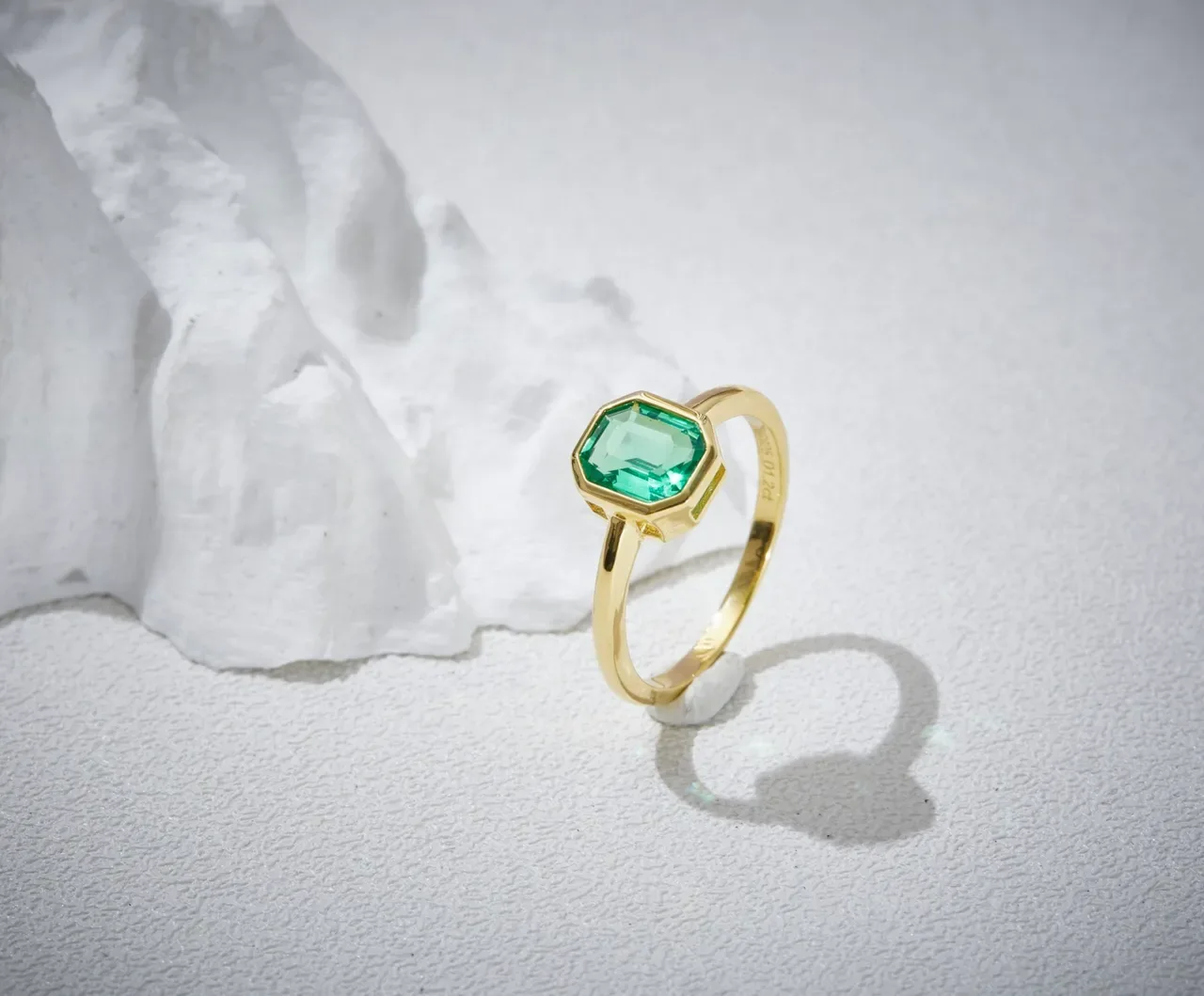 Green Octagonal Emerald-Cut Gemstone Yellow Gold Ring 5