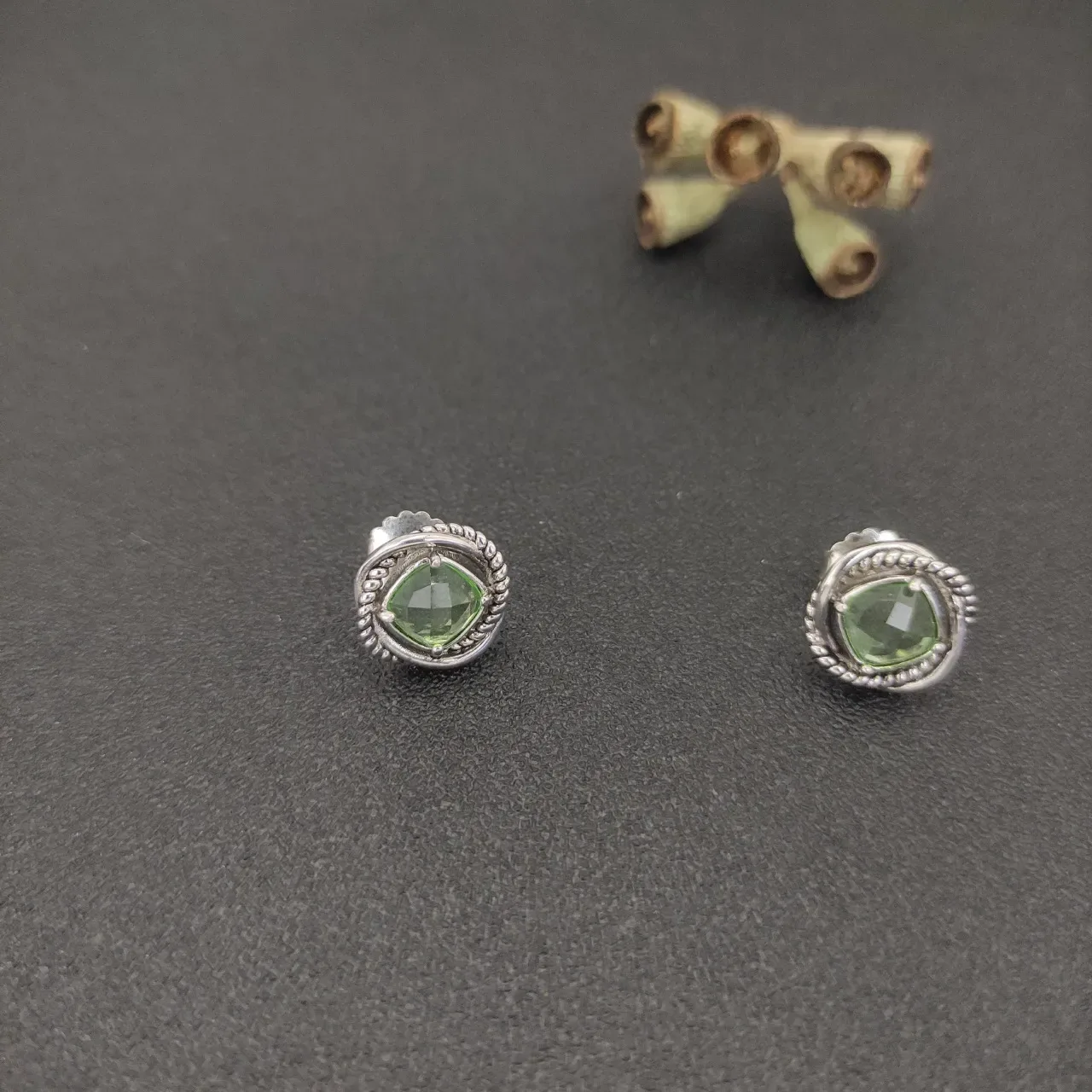 Green Silver Faceted Square-Cut Stone Textured Rope-Edge Bezel Earrings 5