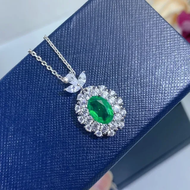 Green Silver Oval-Cut Gemstone Halo Pavé Setting Necklace 2