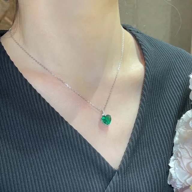 Green Yellow Heart-Shaped Gemstone Pendants Prong-Set Stones Necklace 8