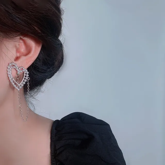 HEFANG Heart-Shaped Pearl and Crystal Dangling Earrings 2