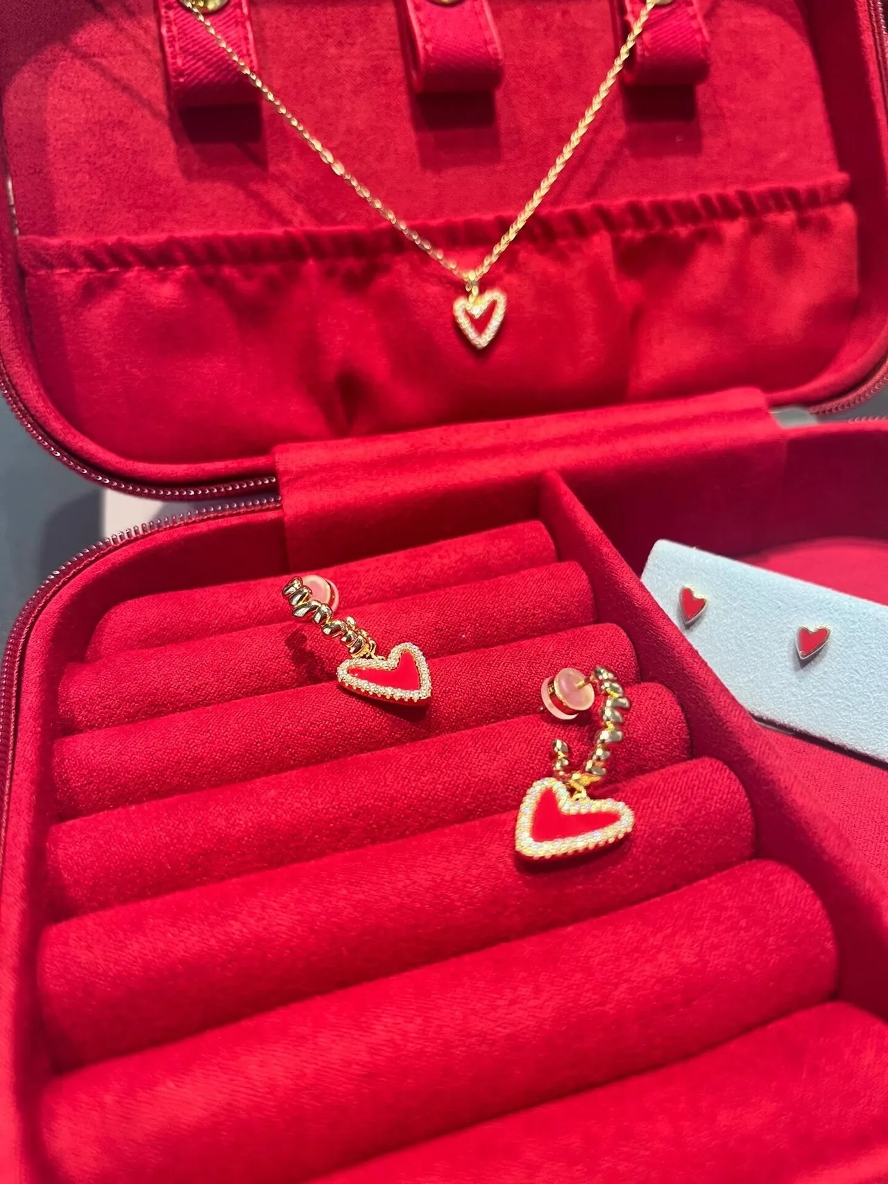 HEFANG Red Gold Heart-Shaped Pendant Enamel Center Necklace 4