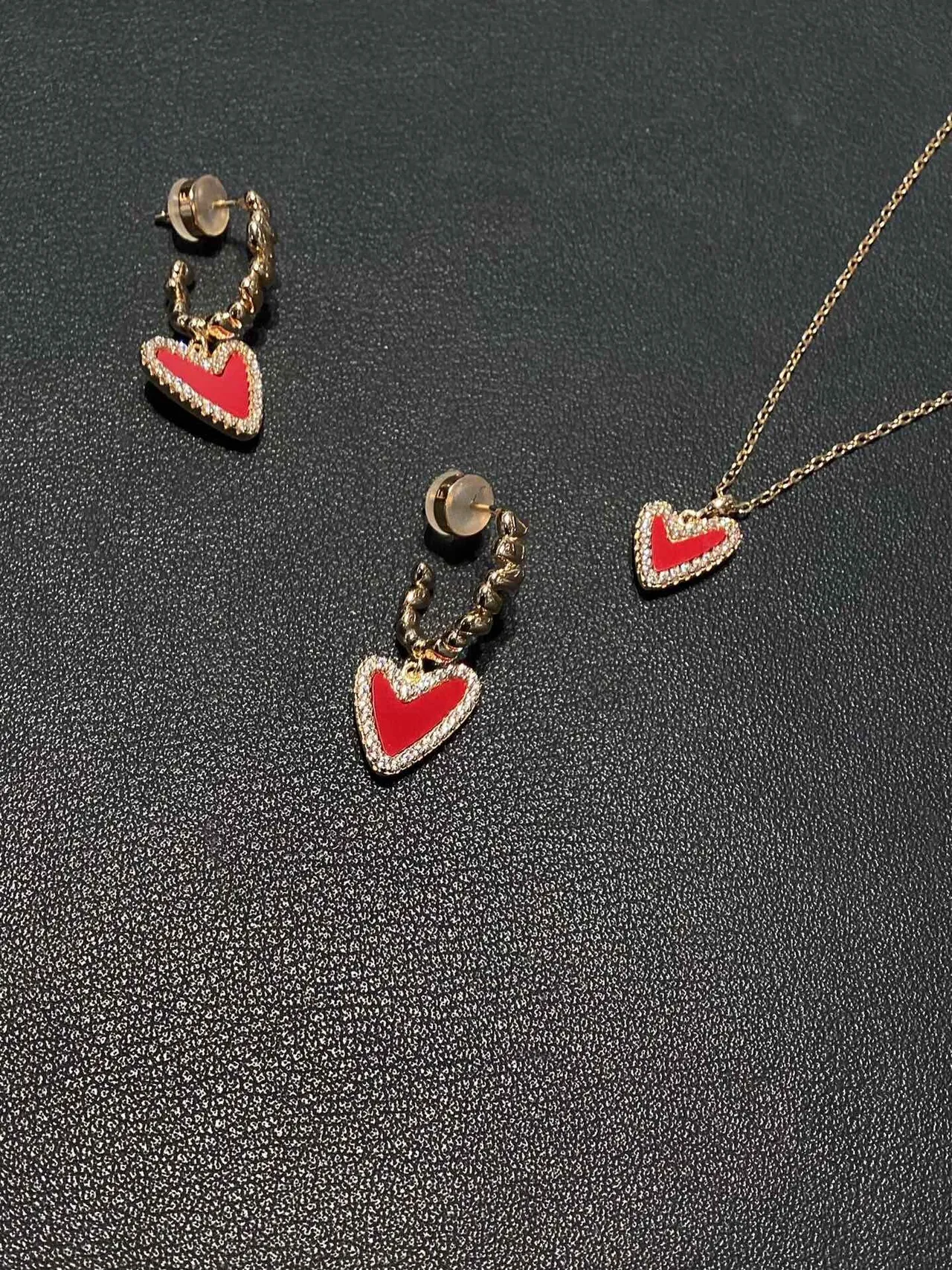 HEFANG Red Gold Heart-Shaped Pendant Enamel Center Necklace 6