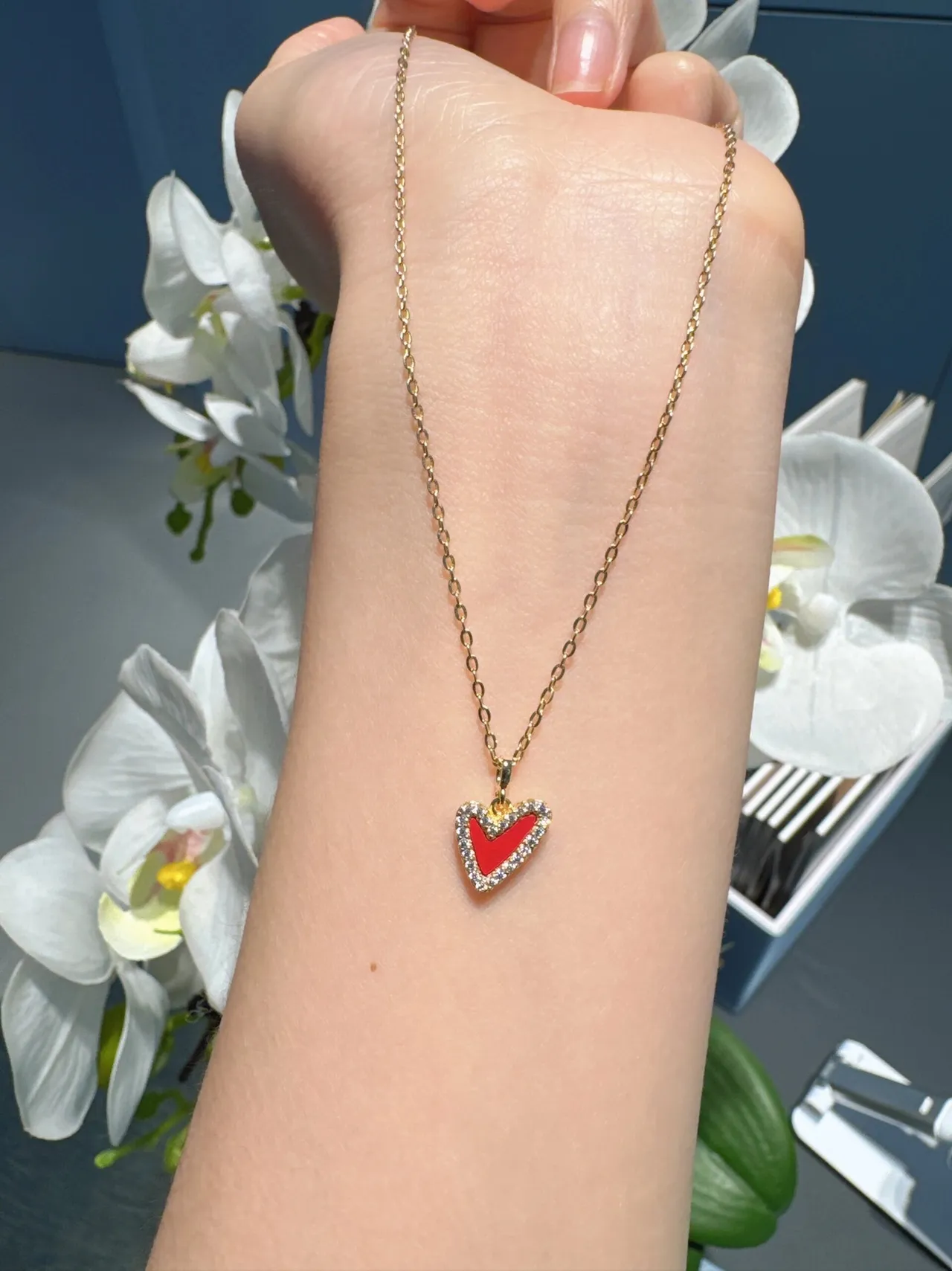 HEFANG Red Gold Heart-Shaped Pendant Enamel Center Necklace 8