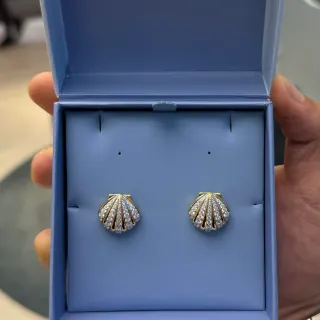 HEFANG Shell-Shaped Pavé Stud Earrings