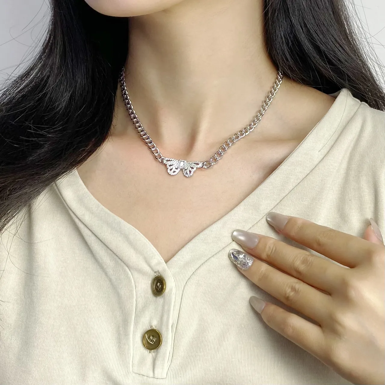 HEFANG Silver Curb Chain Butterfly Pavé Pendant Necklace 2