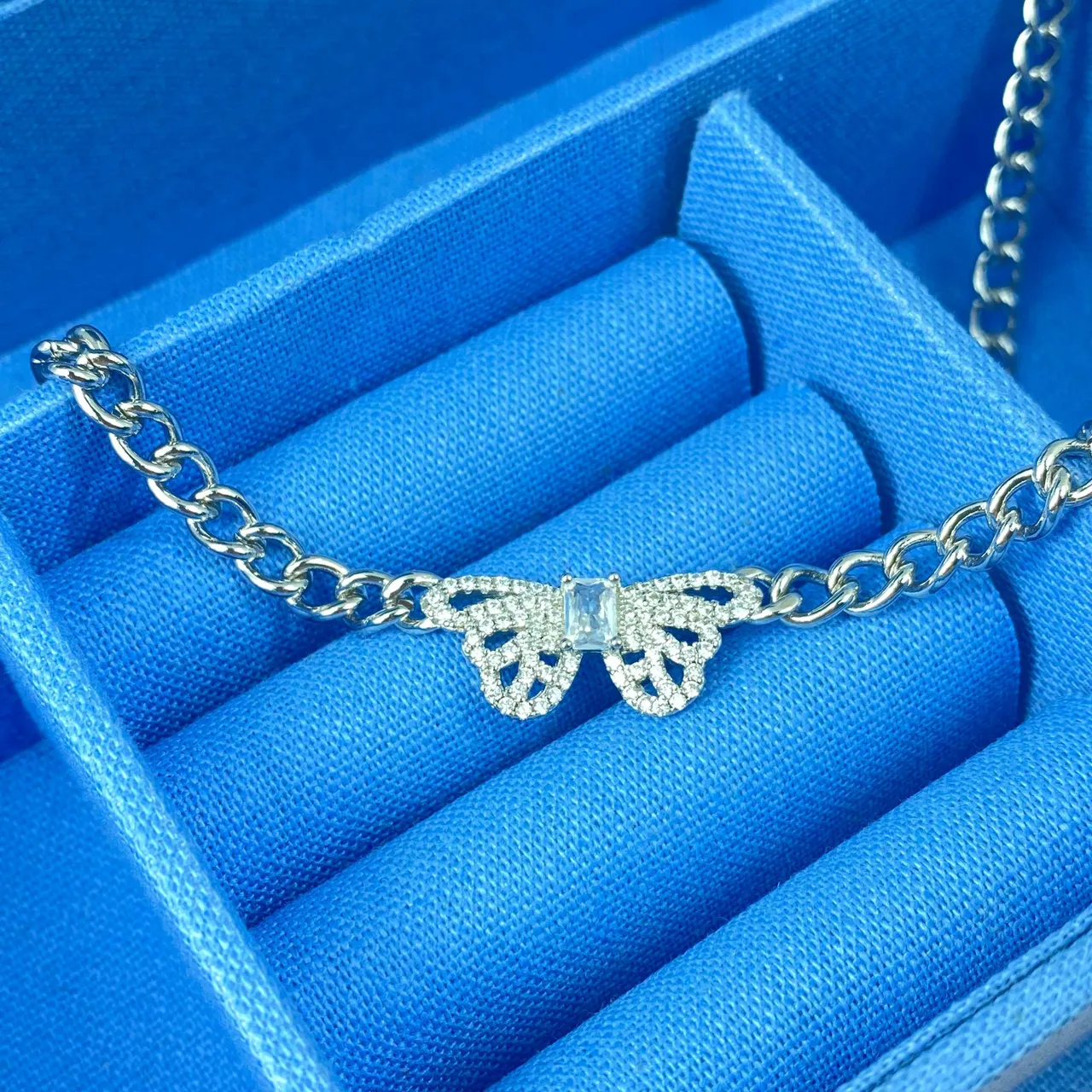 HEFANG Silver Curb Chain Butterfly Pavé Pendant Necklace 3