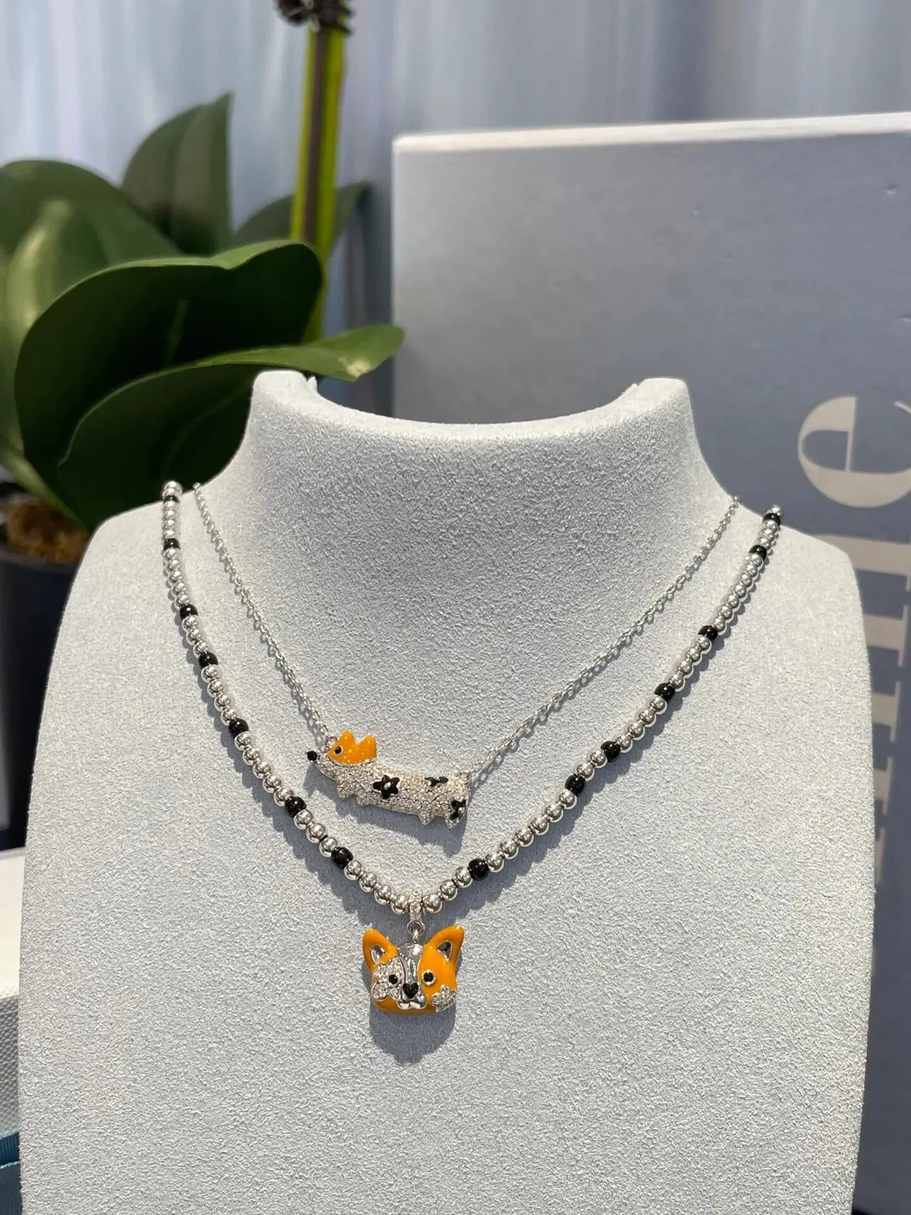 HEFANG Silver Orange Animal-Themed Enamel Beaded Chain Necklace 4