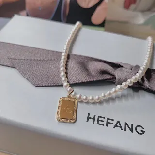 HEFANG Collier à chaîne de perles d'or blanc avec pendentif rectangulaire à bord pavé