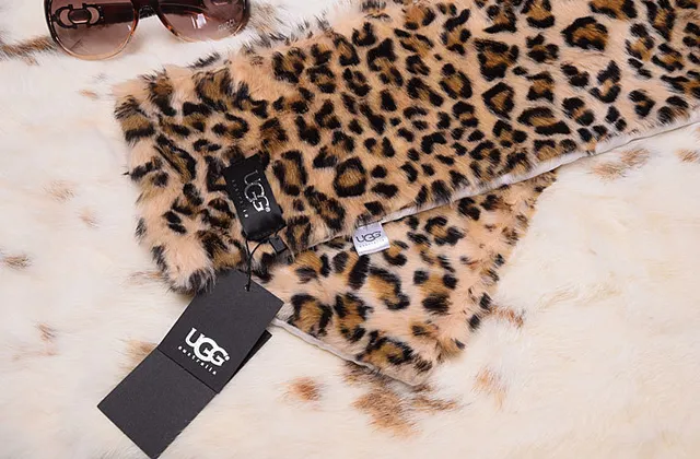 Leopard-Print Faux Fur Lined Scarf Stole Outerwear 8