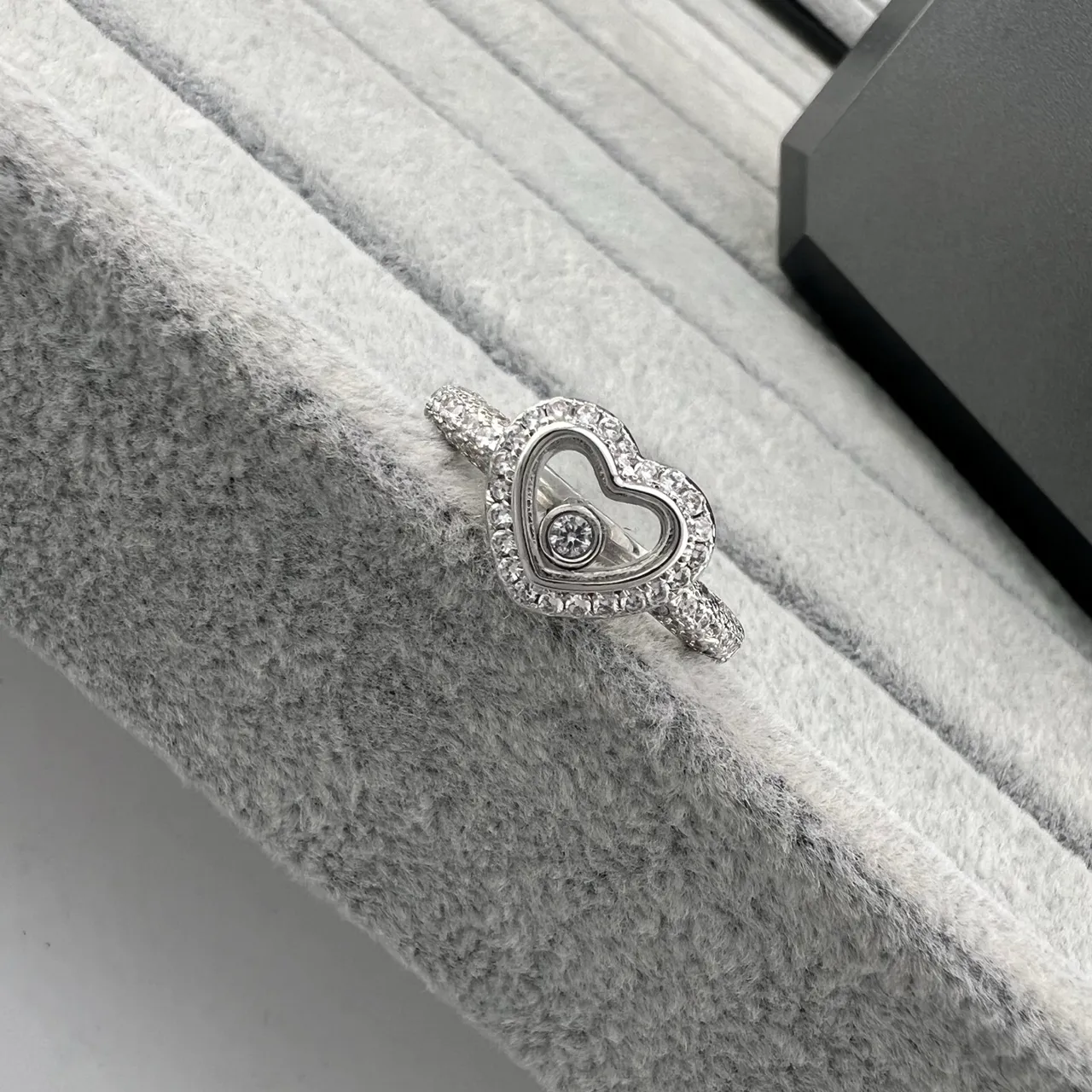Messika Move Heart Pavé Diamond Floating Diamond Ring 3