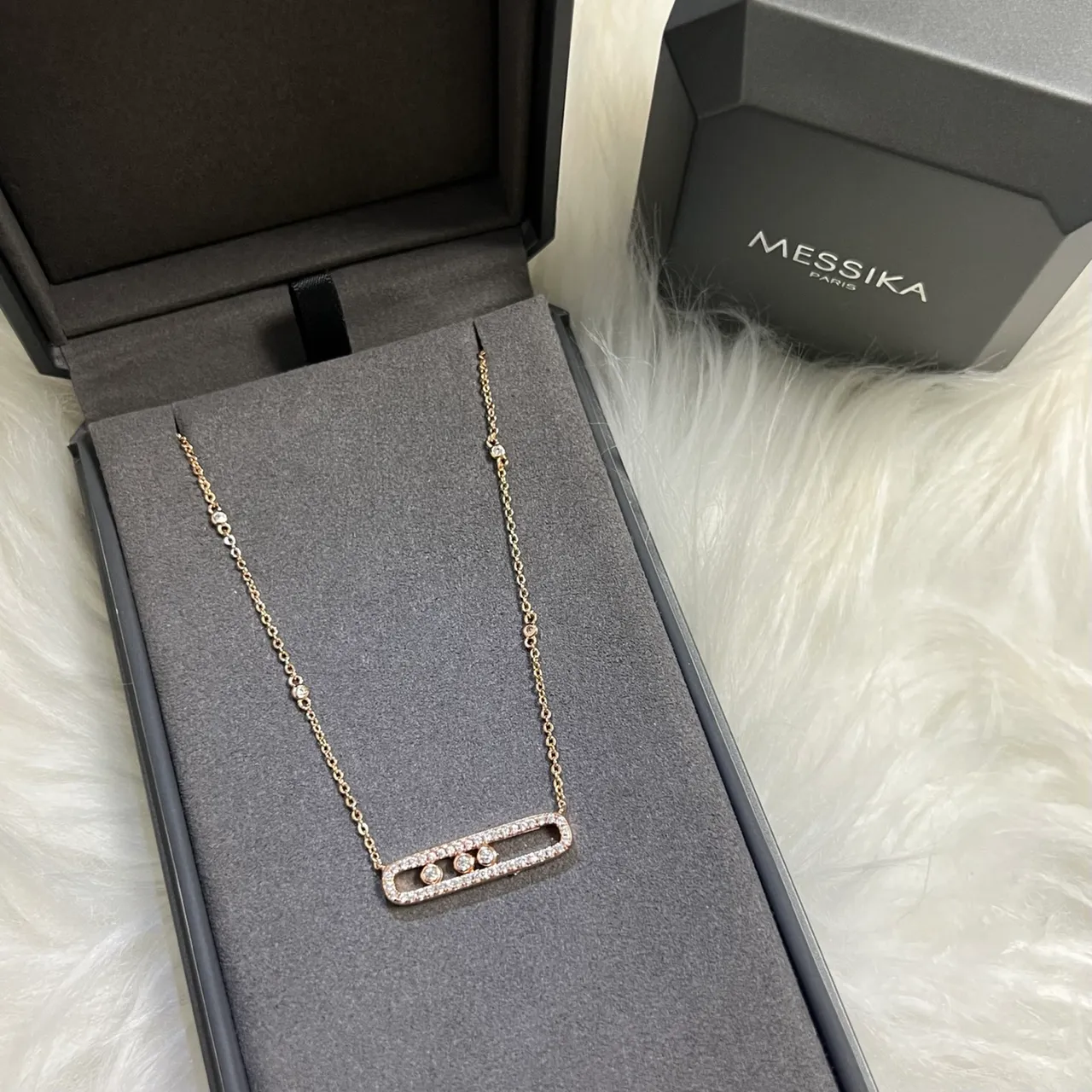 Messika Move Uno Silver White Pavé-Set Rectangular Bar Pendant Three Sliding Round Diamonds Necklace 2