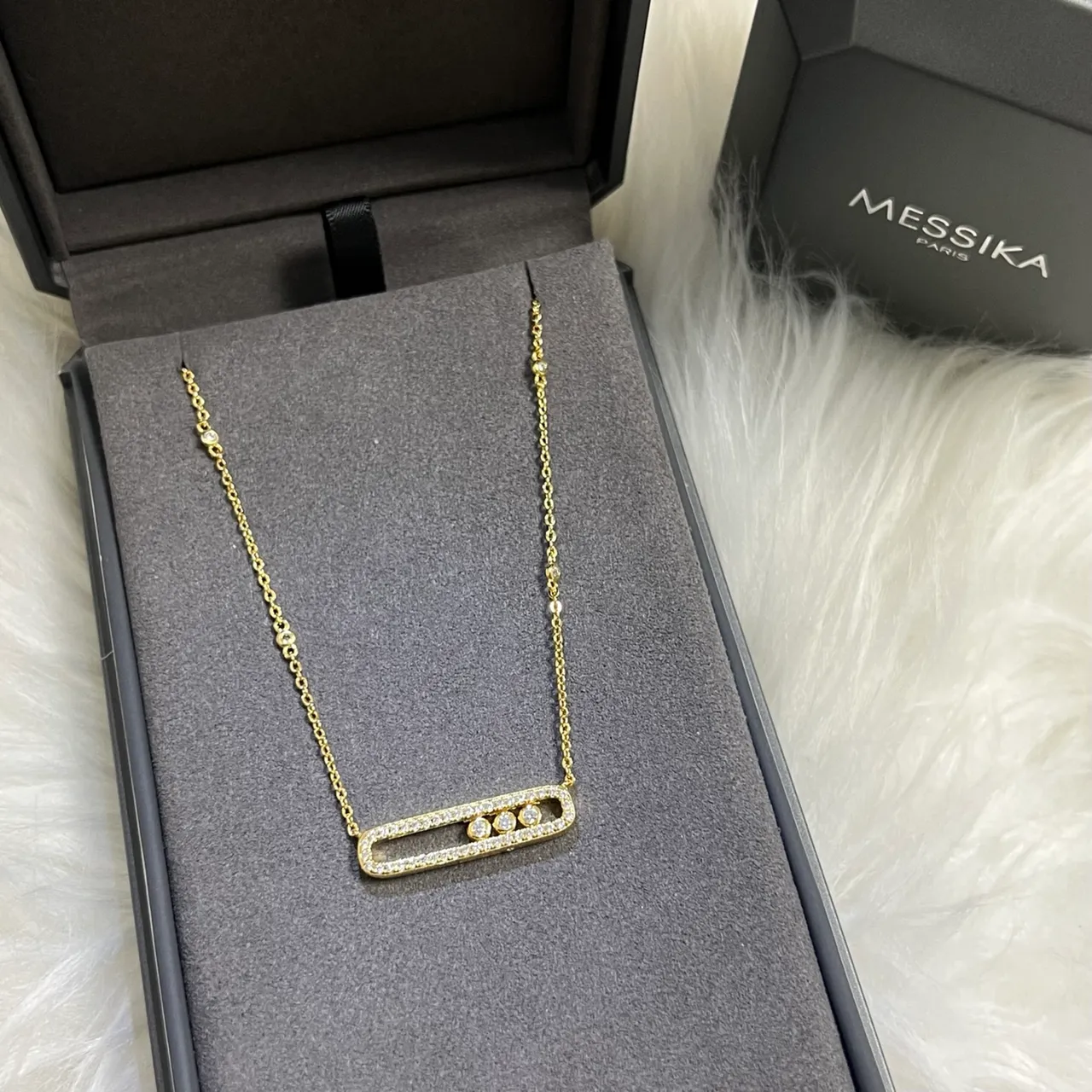 Messika Move Uno Silver White Pavé-Set Rectangular Bar Pendant Three Sliding Round Diamonds Necklace 3