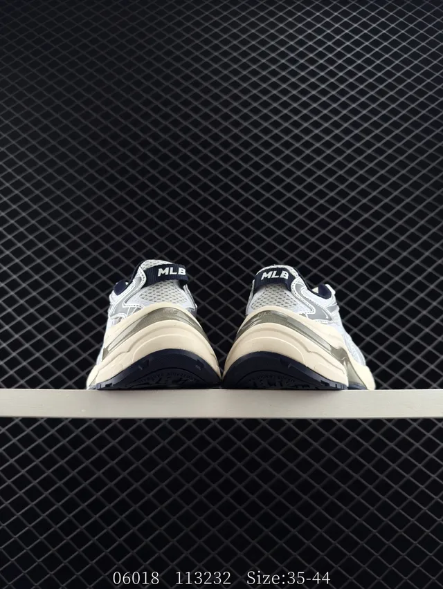MLB BIGBALL CHUNKY CURVE Silver Navy Beige Chunky Sneakers 3