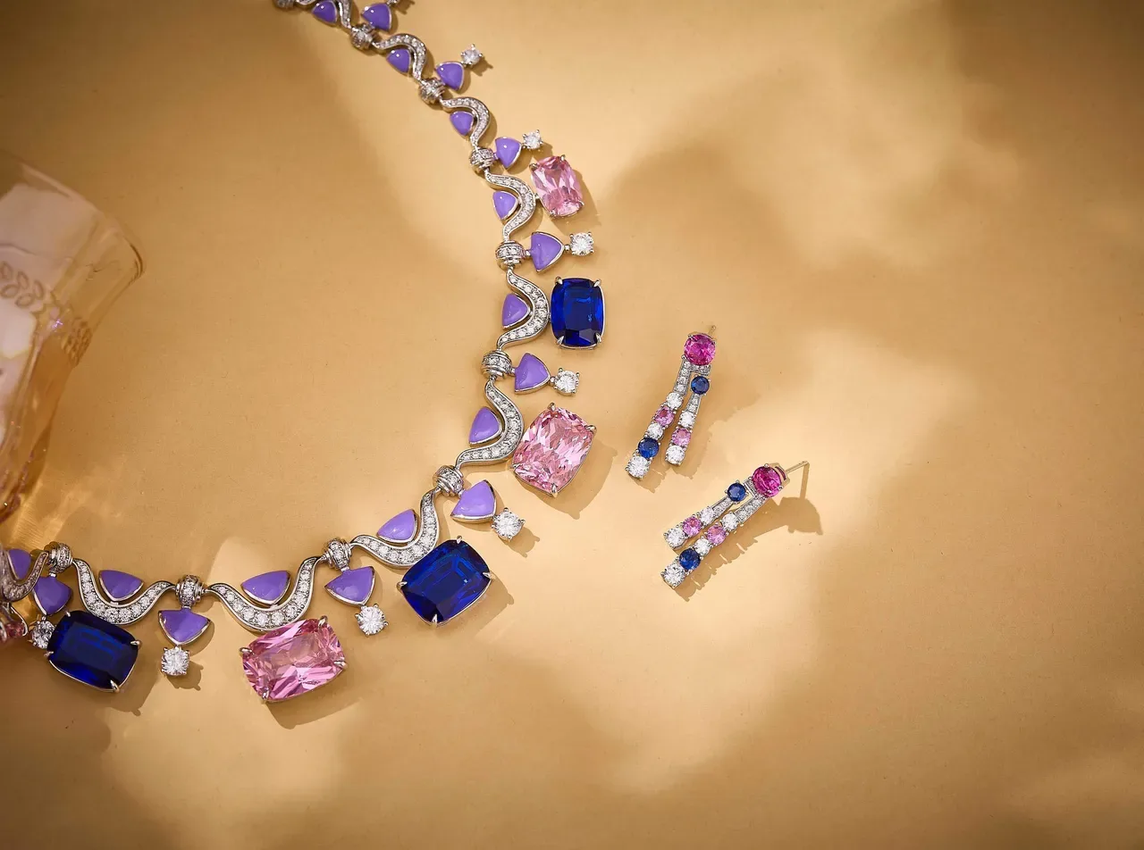 Multicolor Gold High-Jewelry Asymmetrical Motif Necklace 3