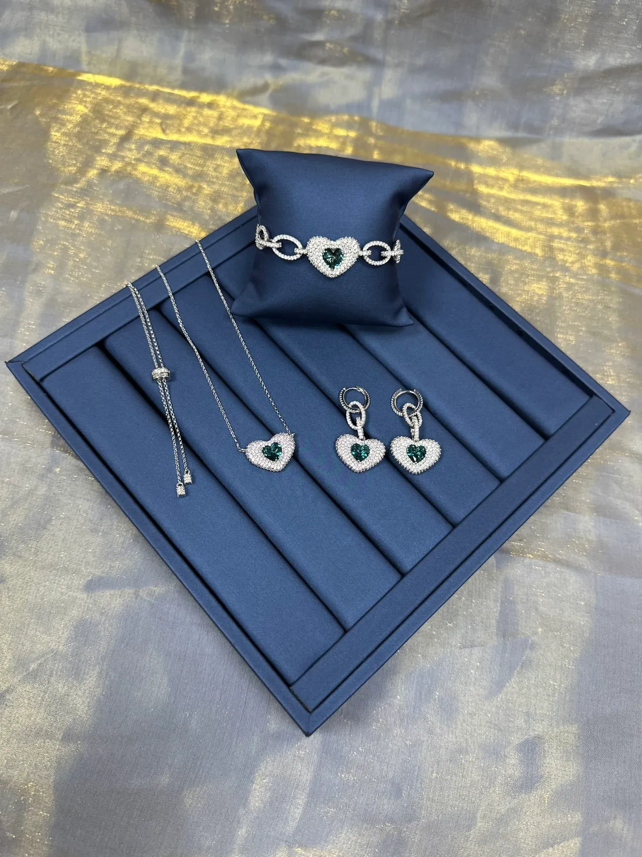 Navy Silver Heart-Shaped Centerpiece Pavé-Set White Stones Bracelet 8