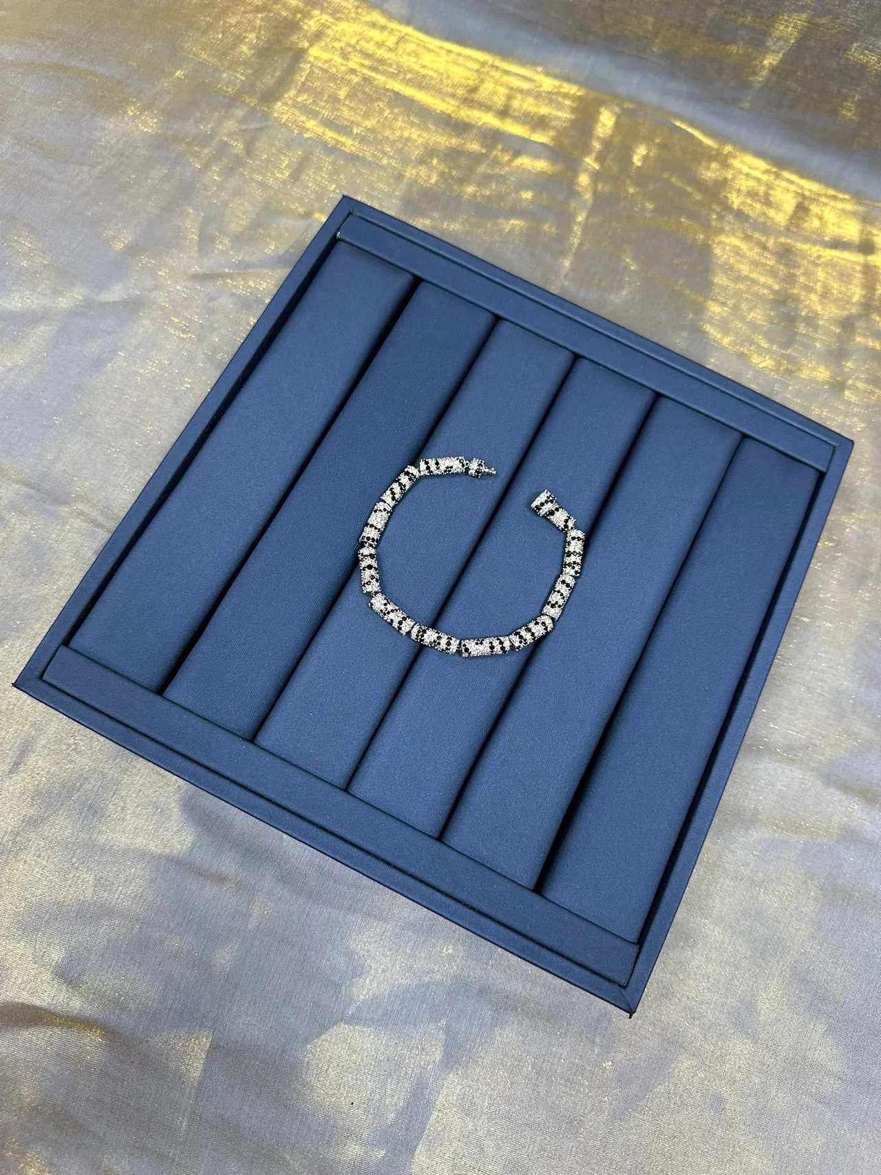Navy Silver Pavé-Set Stone Band Contrasting Black-and-White Pattern Bracelet 9