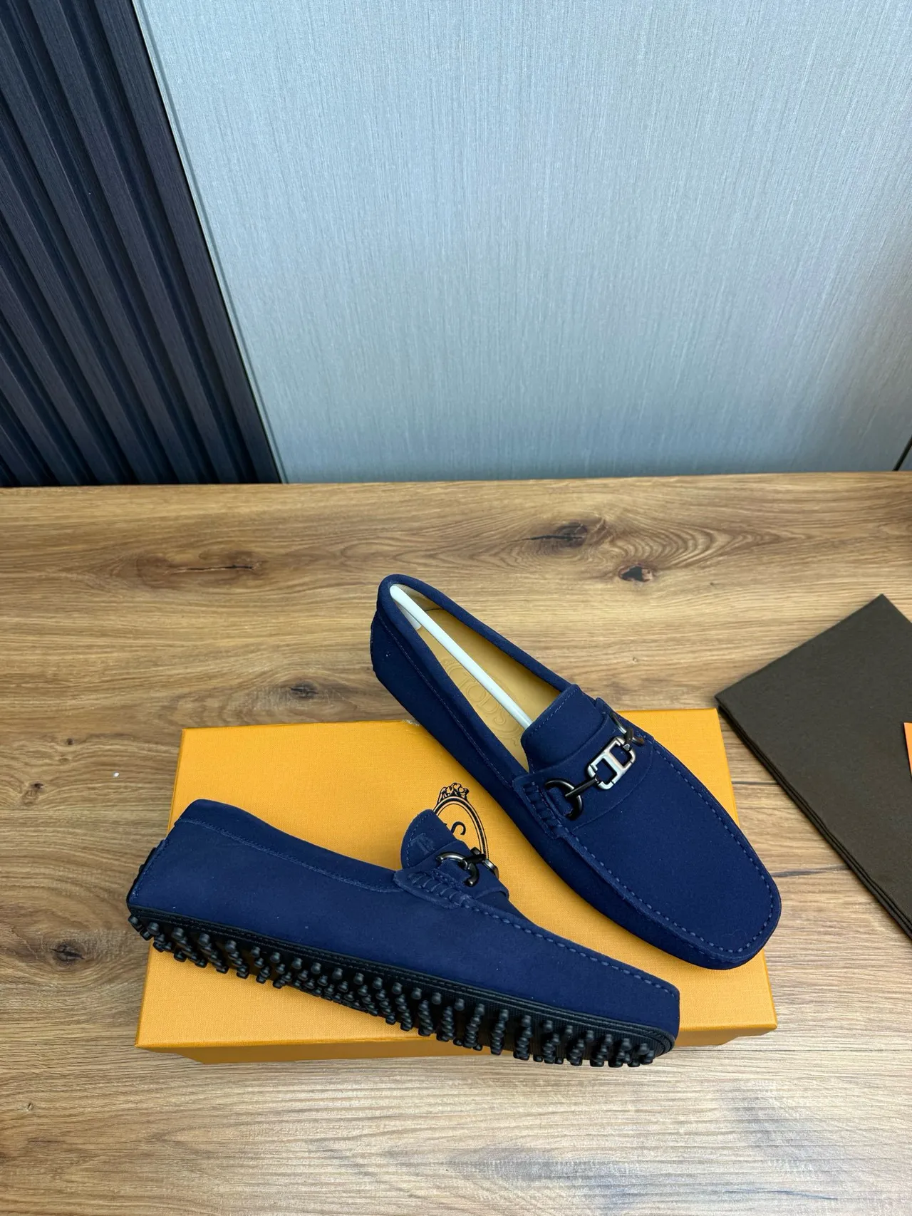 Moc-Toe Slip-On Loafer en daim navy avec boucle horsebit 6