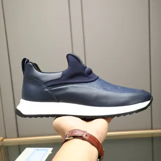 Tênis Navy White Slip-On com Painel Texturizado no Dedo