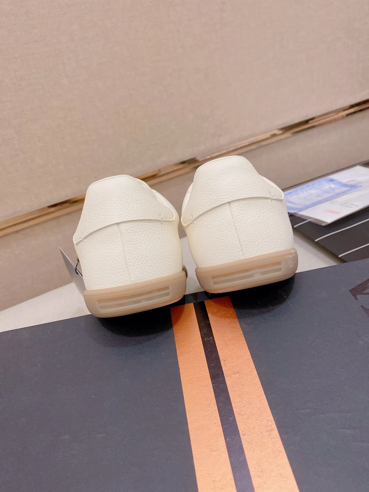 Off-White Textured Upper Lifestyle Sneaker 3