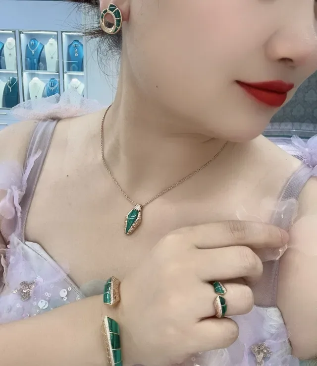 Open-Shank Malachite and Pavé Stone Ring 6