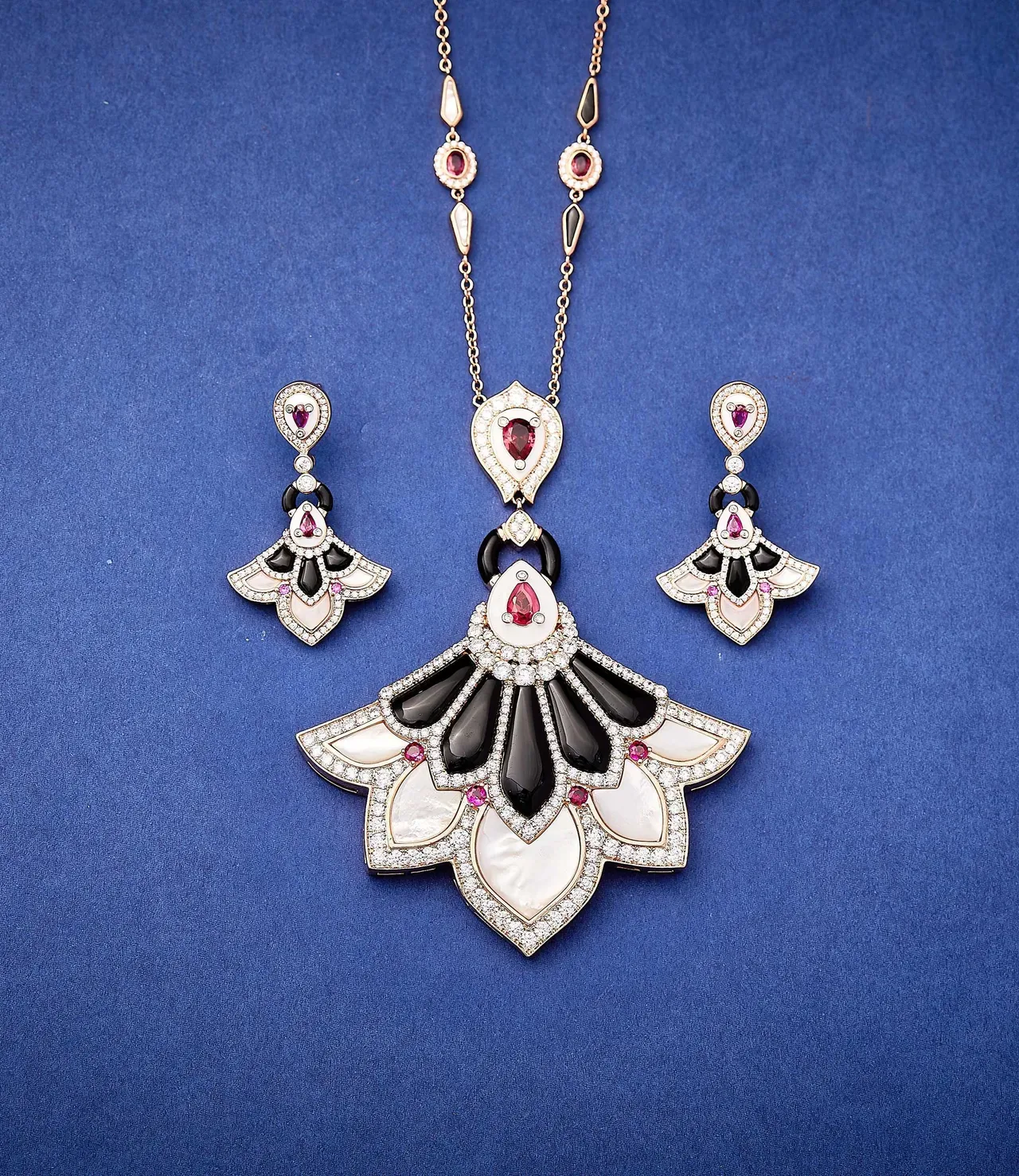 Pink Black Fan-Shaped Motif Pavé-Set Diamonds Earrings 5